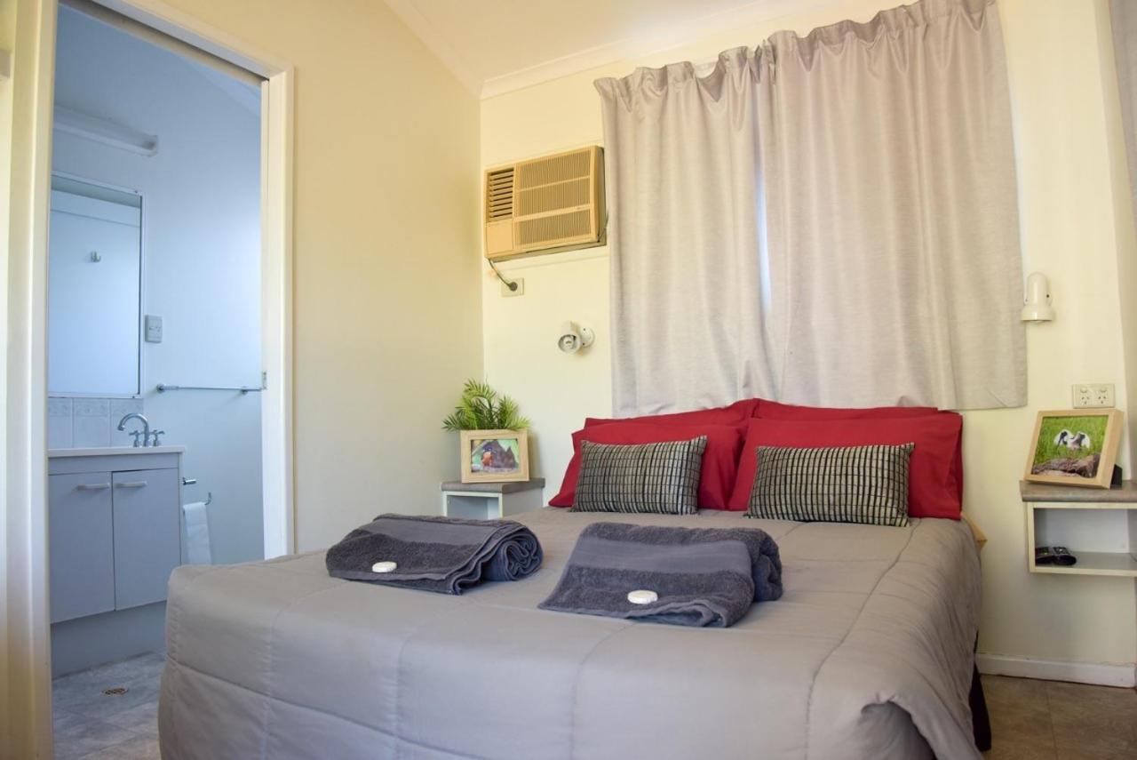 Mataranka Roadhouse Motel Exterior photo